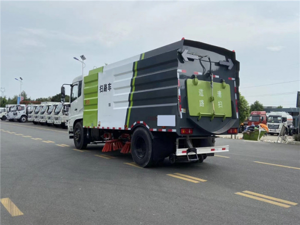 國六東風(fēng)天錦12方掃路車