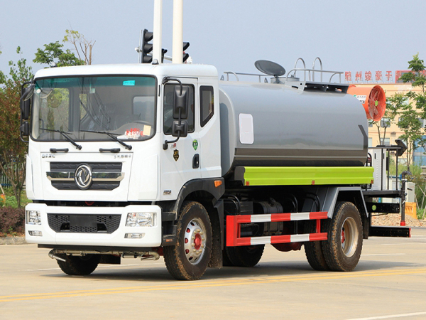 國六東風(fēng)D9 12-14噸 噴霧車