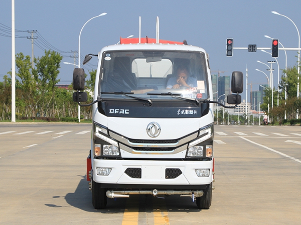 國(guó)六小多利卡 5噸 噴霧車(chē)